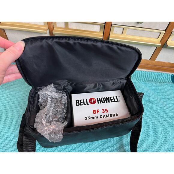 Bell + Howell 35mm Plastic Camera flash case - Picture 3 of 16